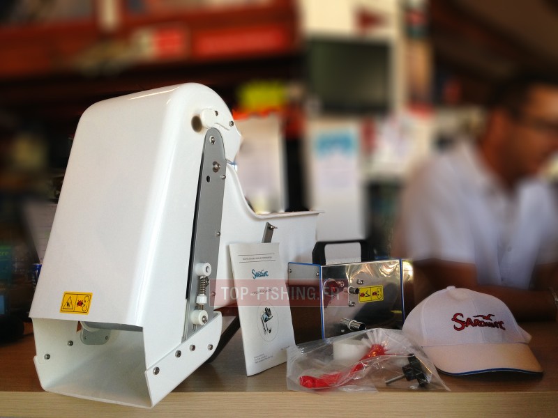 distributeur-de-sardine-electrique-contenu-du-carton.jpg