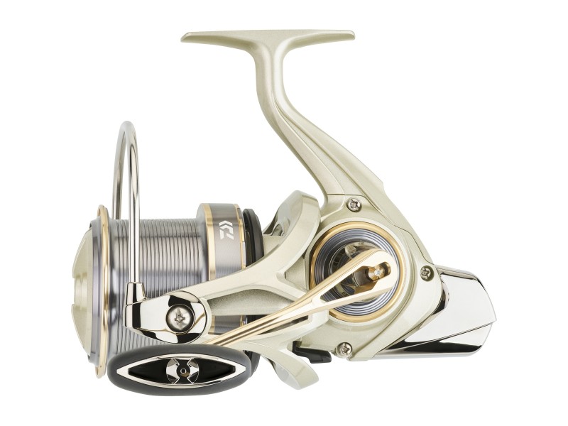 moulinet-daiwa-emblem-surf-light-2020.jpg