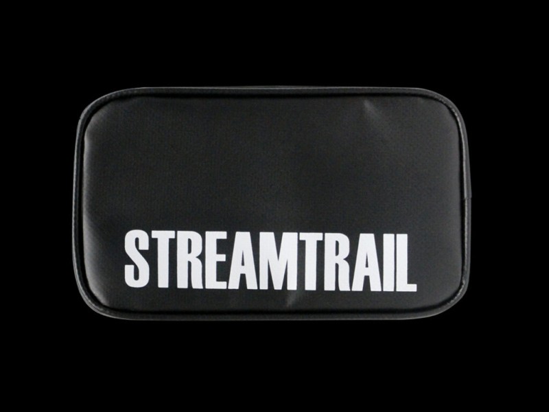 sac-stream-trail-bivalve-pouch-onyx.jpg