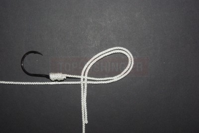 Formez une boucle avec les deux fils.