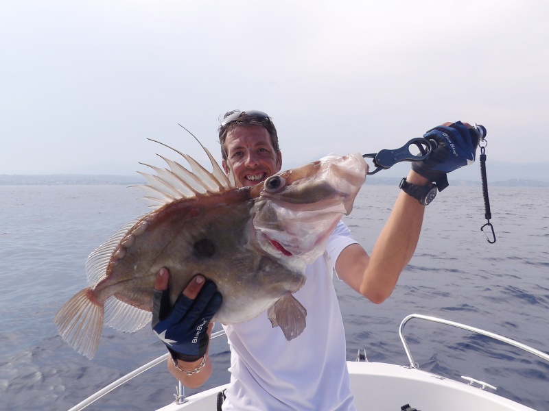 Magnifique Saint-Pierre pêché par le moniteur guide de pêche Fabien Harbers !