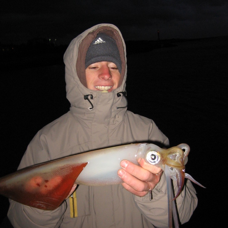 La pêche au bouchon lumineux et la pêche à la turlutte peuvent être complémentaires ! 